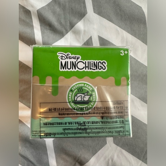 Disney Munchlings Mystery Plush – Festive Fare – Micro 4 3/4'' (NWT) Sealed - Picture 7 of 10